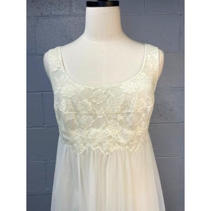 Vintage 1960s White Nylon Chiffon Lace Baby Doll Nightgown Lingerie  Small