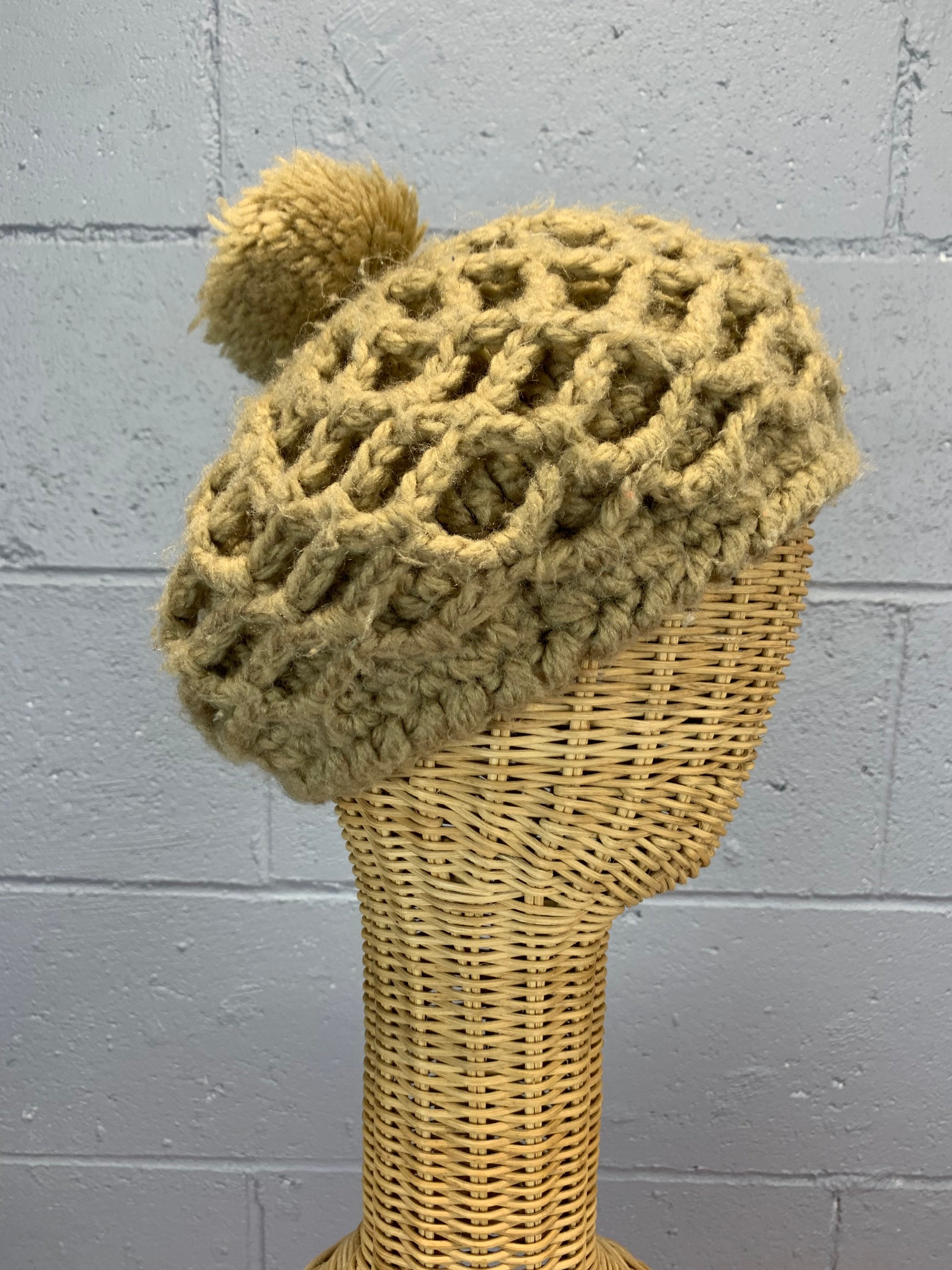 Beret Vintage 1970s Handmade Chunky Knit Pom Pom Cream Taupe 70s Pom Pom Beret - Etsy Canada main image 2