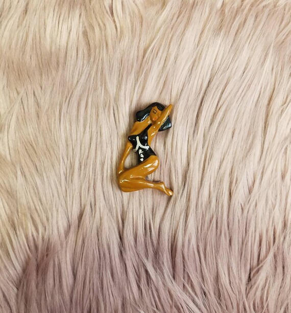 Vintage Resin Pin Up Brooch Betty Page Bombshell