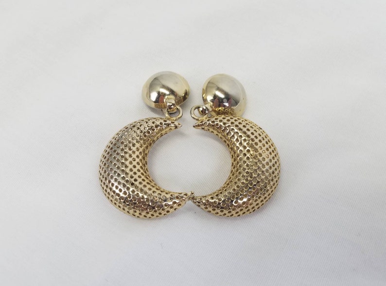 Vintage Massive Metal Mesh 3D Crescent Moon Dangle Clip On Earrings No Pierce Celestial