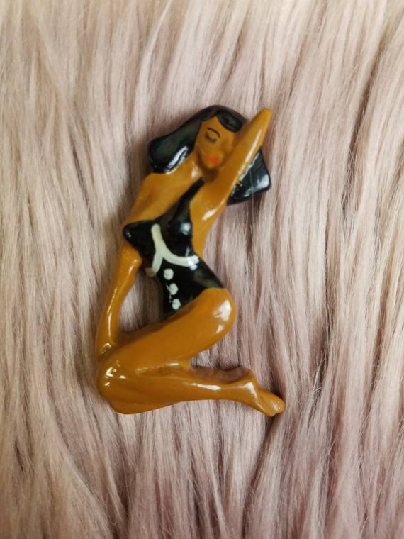 Vintage Resin Pin Up Brooch Betty Page  Bombshell… - image 4