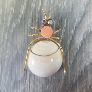 Vintage Spider Brooch - Shell Brooch - Insect Brooch - Insect Jewelry - Shell Jewelry - Vintage Jewelry