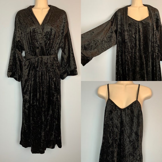 Vintage 1970s Black Crushed Velour Peignoir by Int