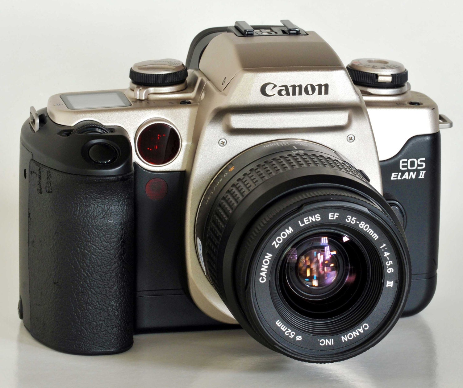 STuDENTS: Canon EoS Elan II con Canon Af EF 35-80mm III