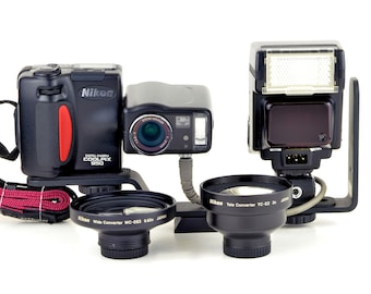 Nikon Coolpix 990 Digital Camera Kit with Lenses & SB-22 Flash