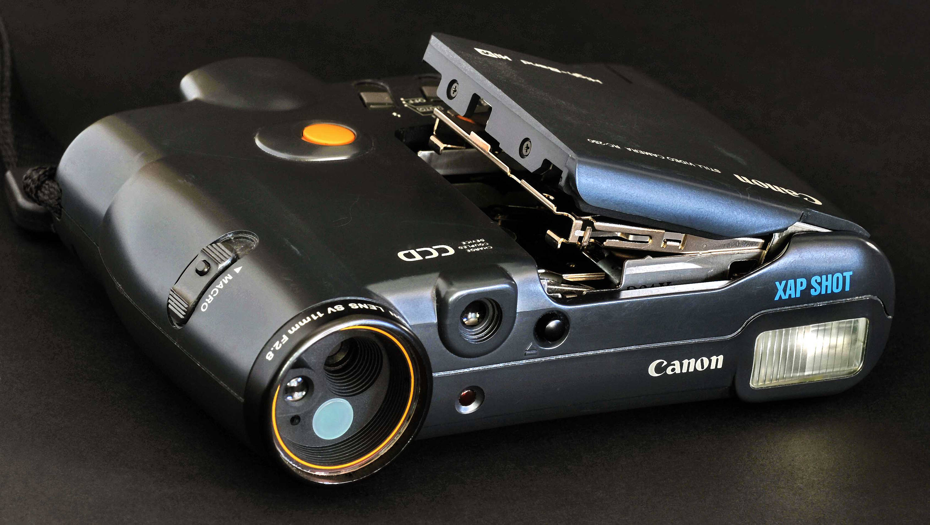Canon Xap Shot RC-250 Still Video Camera W 11mm F/2.8 SV Lens
