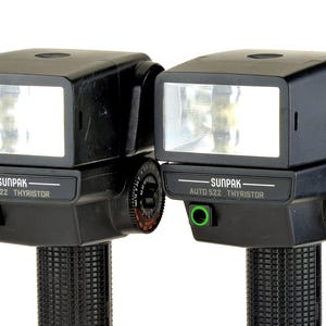 2x Sunpak Flash Auto 522 Strobe Kit Two Flashes Powerful Both Work Well NiCE!