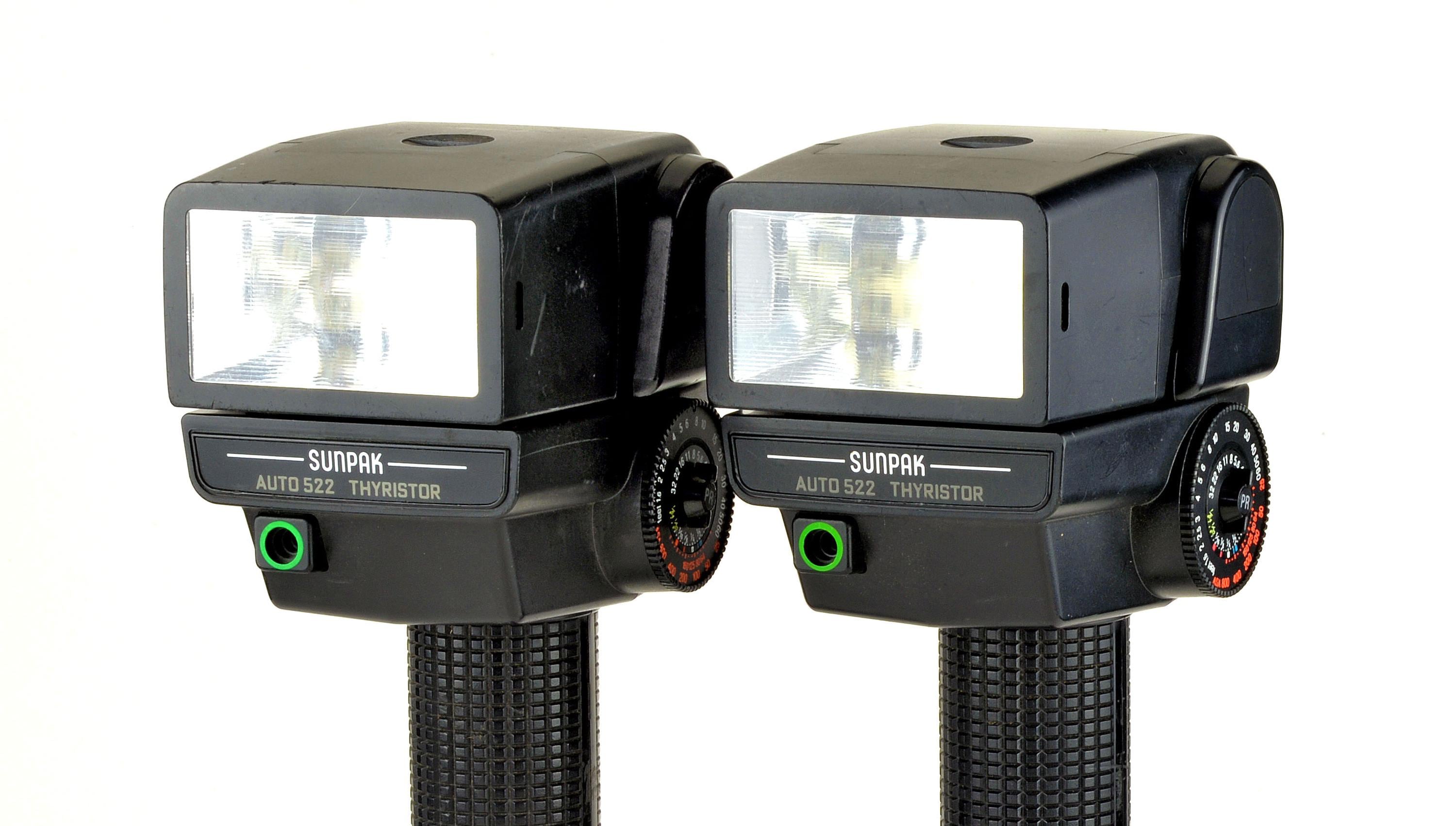 2x Sunpak Flash Auto 522 Strobe Kit Two Flashes Powerful Both Work Well NiCE!