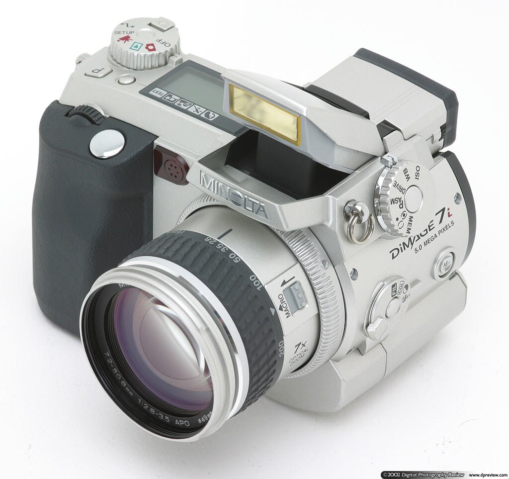 Minolta Dimage 7i Digital Camera W 28-200 (equiv. 135) F/2.8-3.5 