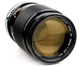 Canon FD 135mm f/2.5 S.C. Telephoto Prime Lens 4 AE-1 A-1 FTb AE-1P T90 T70 T50 F1n NEaR MiNTY REaLLY NiCE!