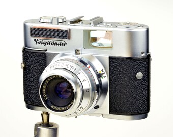 Vintage Yashica GS Rangefinder Camera Color Yashinon DX 45mm F/1.7