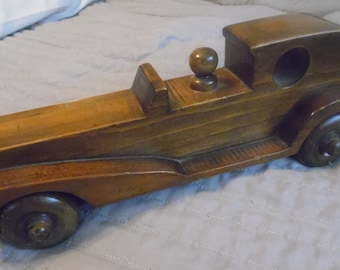 Vehículo antiguo tallado en madera, hecho a mano, firmado y fechado, Caddy 04