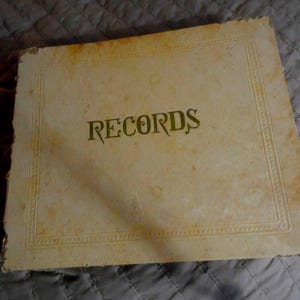 Vintage 45 Records Tote / Carrying Case 13 records incl. Sinatra, Patty Page & others