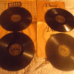 Lot of 4 Vintage DECCA 78 RPM Records ! Varius artists. Very good condition