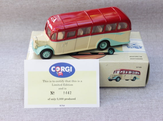 Corgi British Bus//Coach Bedford OB Whittaker Tours /"West Bromich/" 97109 New