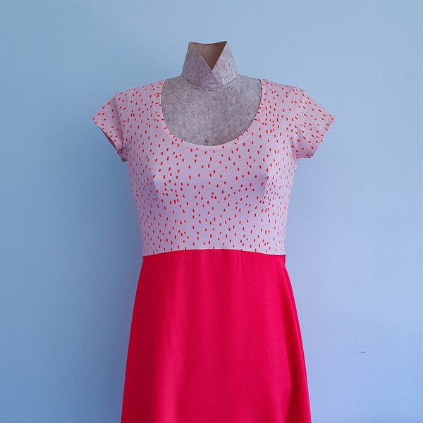 Robe à manches courtes pour femmes couleur coquelicot, petit imprimé géométrique et ceinture intégrée