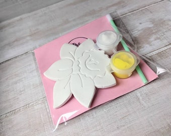 Daffodil brooch~ Dydd Gwyl Dewi ~ Children's Gift Painting Set Party Pack ~ Kids Craft Kit ~ Party Favours ~ Paint your Own