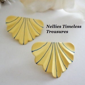 Yellow Fan Earrings Scallop Shell Stud Post Statement Earrings Summer Jewelry Vintage Retro 1980&#39;s Enamel Earrings Lightweight Gift for Her