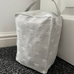 Grauer Türstopper aus Stoff mit Stern / handgemacht / Türbeschwerer / Kinderzimmer Deko / (UNFILLED)