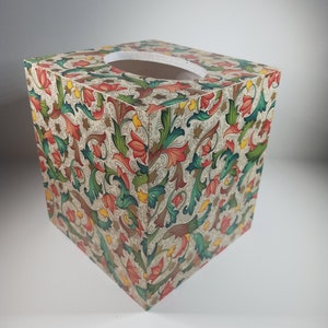 Bellissimo decoupage scatola di fazzoletti di legno coperchio fiori fiorentini carta italiana