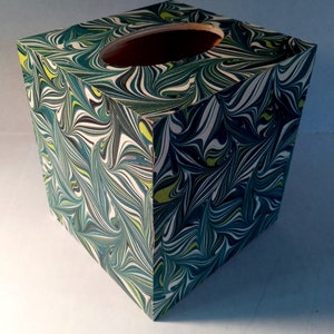 Bellissimo decoupage WooBeaud scatola di fazzoletti con stampa verde marmorizzata carta italiana