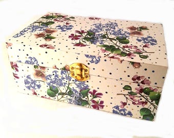 Decoupage - Portagioie in legno, portagioie e portaoggetti: mix floreale e pois dorati