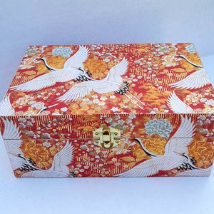 Prachtige decoupage houten aandenkendoos, sieradendoos, sieradendoos, kimonokraanvogels Japans papier met gouden hoogtepunten