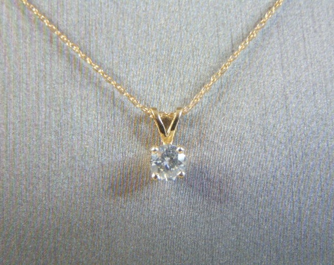 Womens Vintage Estate 14K Gold Necklace w/ Diamond Chip Pendant 1.3g #E1423