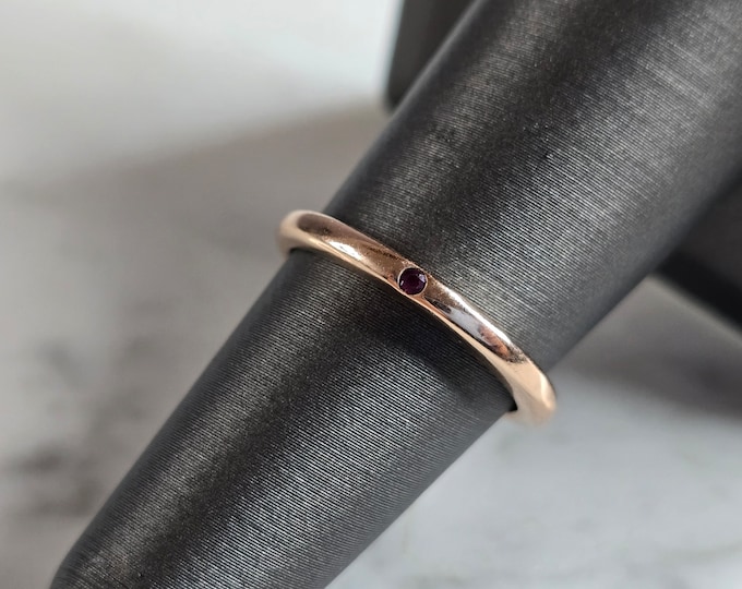 Womens Vintage Estate 14K Rose Gold Ruby Ring 2.3g E5600