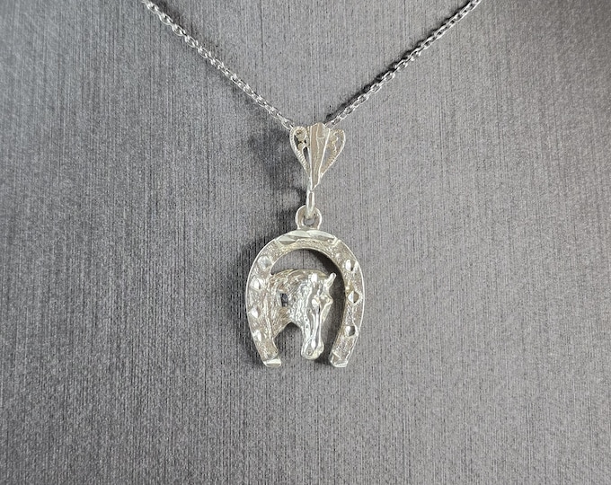 Women Vintage Estate Sterling Silver Lucky Horseshoe Pendant Necklace 5.0g E1663