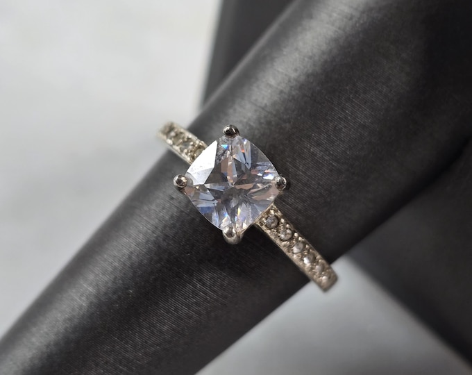 Womens Vintage Estate Sterling Silver CZ Ring 3.0g 7006