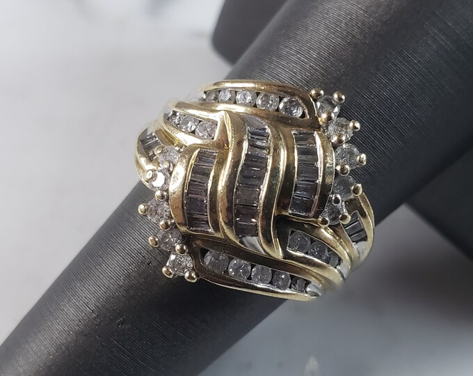 Womens Vintage Estate 10k Gold Diamond Cluster Ring 6.4g E1111