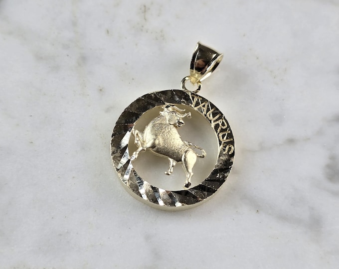 Womens Vintage Estate Gold Tone Zodiac Taurus Pendant E2397