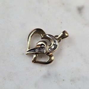Womens Vintage Estate 10K Yellow Gold Diamond Heart Pendant 1.5g E3352