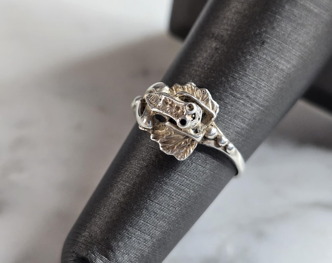 Womens Vintage Estate Sterling Silver Frog Ring 2.3g E5281