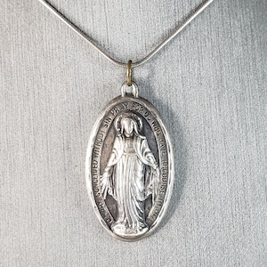 Religious Vintage Estate Sterling Silver Mary Pendant Necklace CREED 13.7g E6606