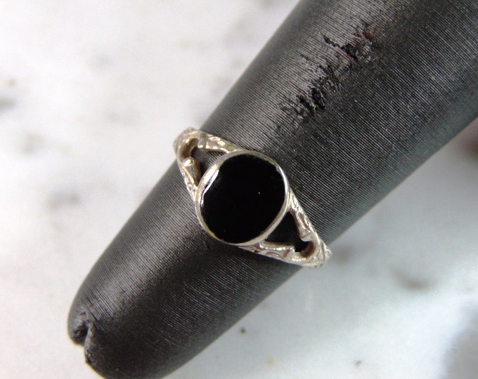 Womens Vintage Estate Sterling Silver Modernist Onyx Ring 1.1g E6337
