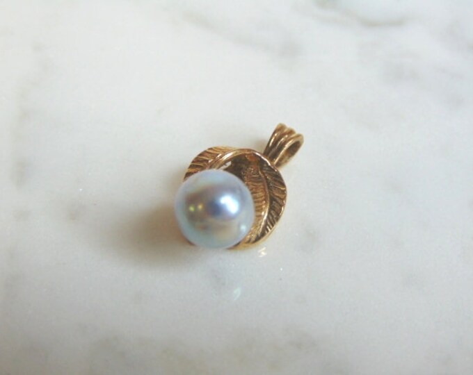 Womens Vintage Estate 10K Gold w/ Faux Pearl Pendant  2.6g #E2894