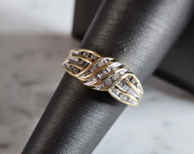 Womens Vintage Estate 10K Gold Diamond Cluster Ring 4.5g #E7217