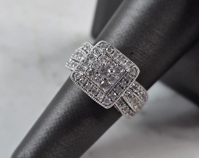 Womens Vintage Estate 10K White Gold Diamond Ring 5.5g E3602