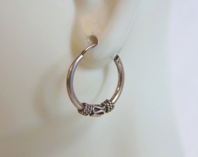 Womens Vintage Estate Sterling Silver Hoop Earrings 1.2g E5404
