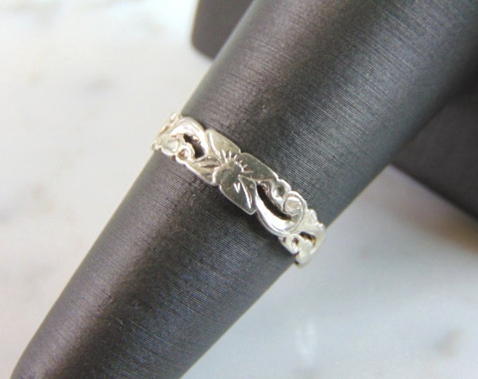 Womens Vintage Estate Sterling Silver Floral Ring 1.3g E4318