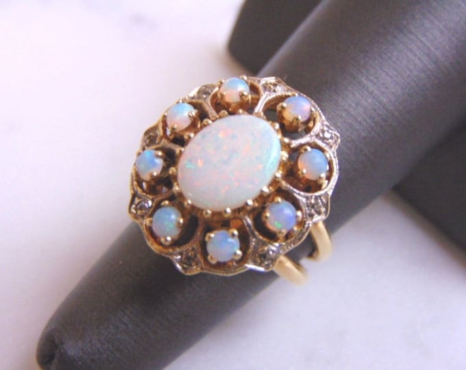 Women's Vintage Estate 14k Gold Opal & Diamond Ring 10.0g E2920