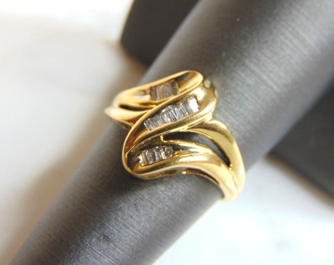 Womens Vintage Estate 10K Yellow Gold Diamond Ring 3.2g E5334