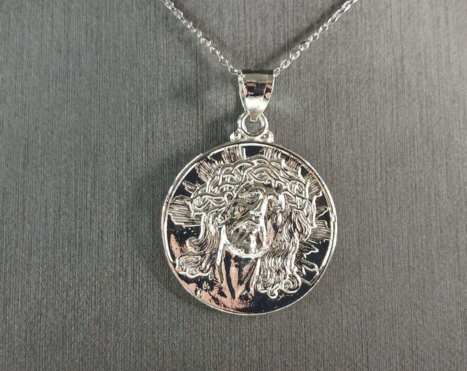 Womens Sterling Silver Jesus Pendant Necklace 9.6g E7092