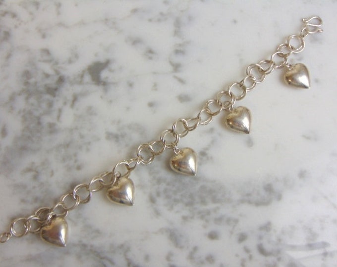 Womens Vintage Estate Sterling Silver Heart Charm Bracelet 14.4g E4548