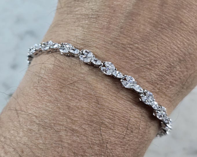 Womens Sterling Silver CZ Tennis Bracelet, 12.3g E834