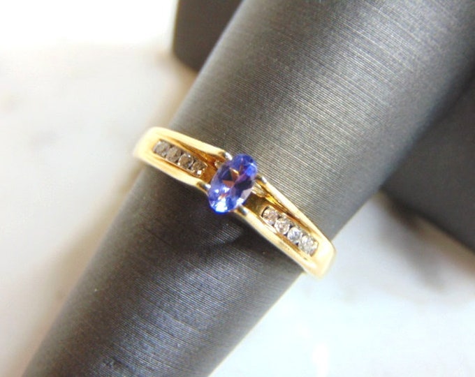 Womens Vintage Estate 10K Yellow Gold Amethyst & Diamond Ring 2.4g E2606