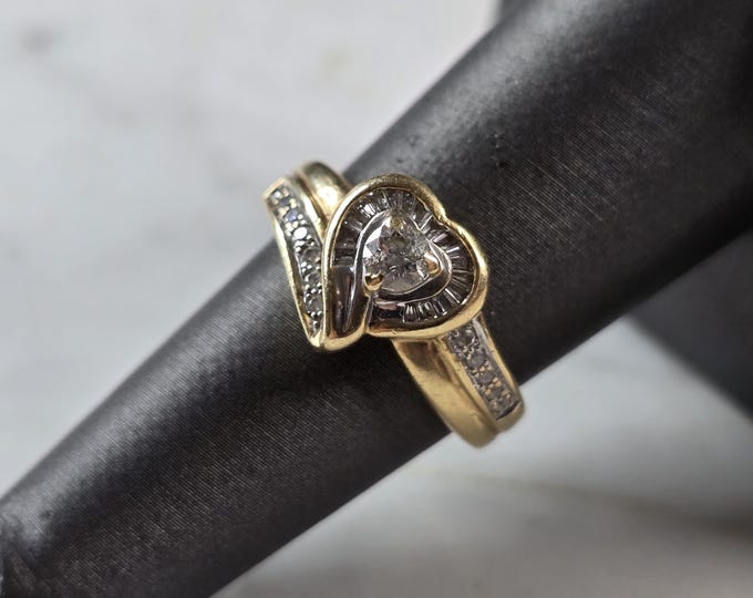 Womens Vintage Estate 14K Yellow Gold Diamond Heart Ring 5.0g E5862