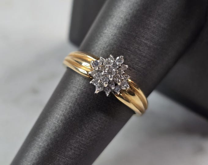 Lovely Women's Vintage Estate 14K Yellow Gold Diamond Cluster Ring 3.6g E3560